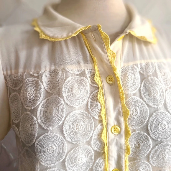 - Asos Blouse / Textured Embroidery / Ecru & Yellow / Size 2 - Picture 4 of 10